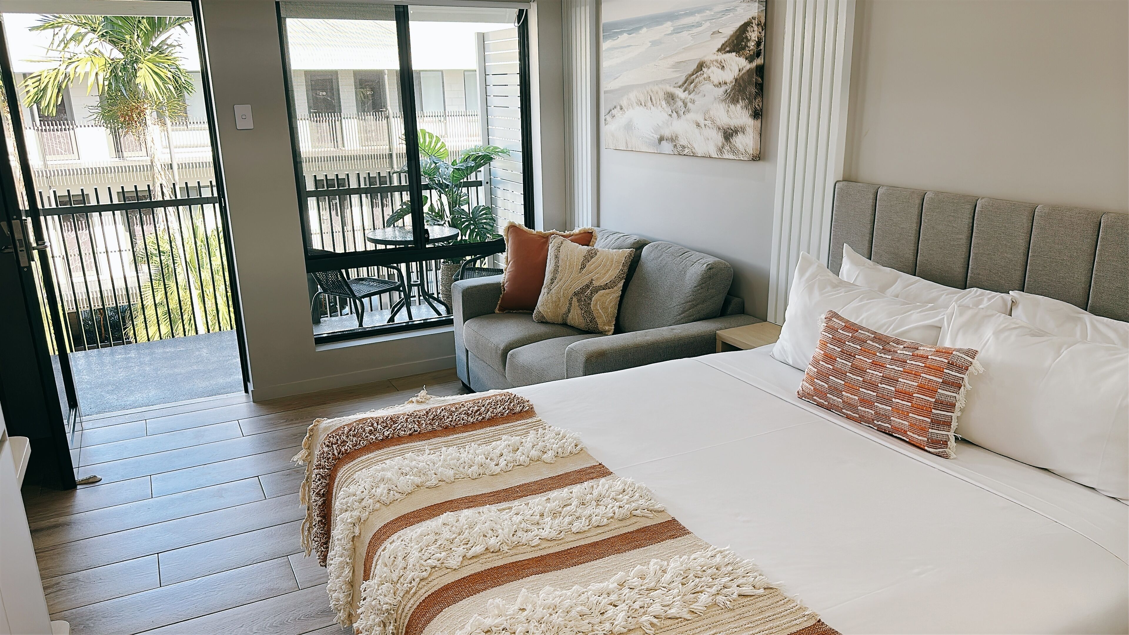 Deluxe Studio | Roupas de cama antialérgicas, camas com colchões pillow-top