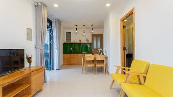 Basic Apartment | Living area