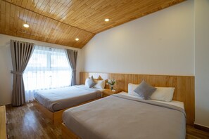 Economy Apartment | Desk, soundproofing, iron/ironing board, free WiFi - Do Gia Bao Villa (Da Lat)