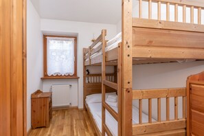 2 bedrooms, bed sheets