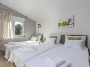 4 Schlafzimmer, Bügeleisen/Bügelbrett, WLAN