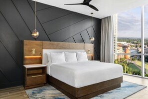 3 bedrooms, in-room safe, iron/ironing board, WiFi