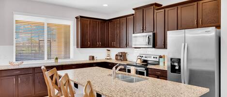 Mikrowelle, Herdplatte, Geschirrspüler