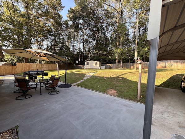 Outdoor dining