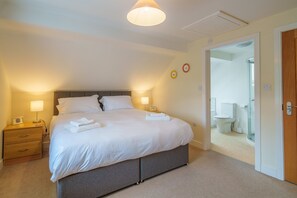 1 غرفة نوم ومكواة/لوح كي وخدمة الإنترنت وملاءات أسرّة