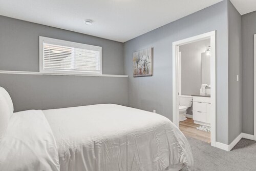 Brand New Modern Escape