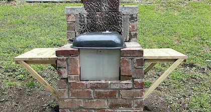 Trail Riders Retreat! Hatfield McCoy Trails. Private Pool. Loads of Parking!