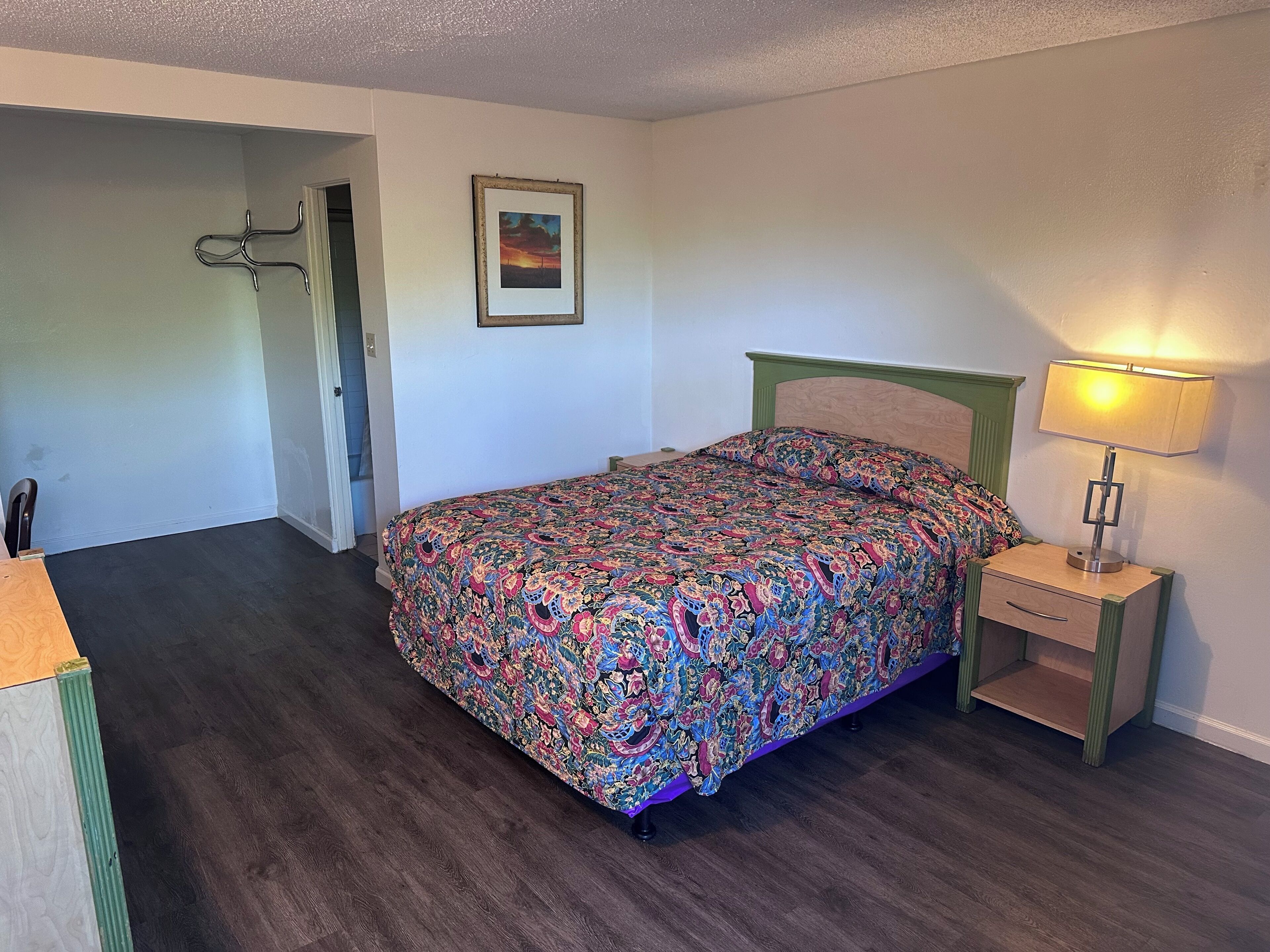 Economy Room | In-room dining