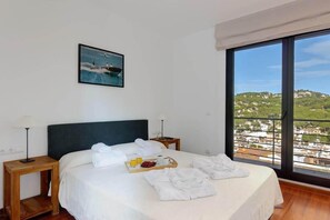 4 bedrooms, iron/ironing board - VISTA MAR-MEGIN - beautiful property in a walk distance from Tamariu beach - Costa Brava (Tamariu)