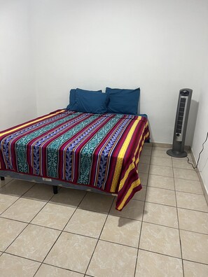 4 Schlafzimmer, Bügeleisen/Bügelbrett, kostenloses WLAN, Bettwäsche