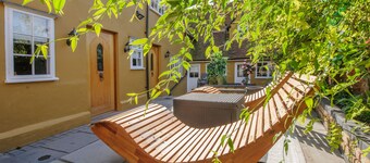 Luxury 3 Bed Manor House Hot Tub Cinema Room SkyTV