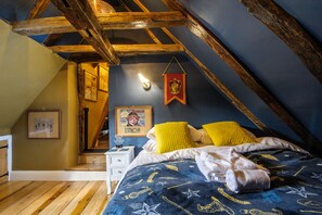 9 habitaciones, tabla de planchar con plancha, wifi y ropa de cama 