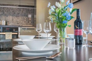 Dining - Sedbergh Penthouse - KingBed - Tv - Wifi (Sedbergh)