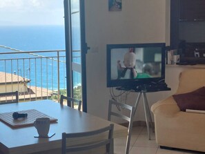 TV - Balcony-Golfo di Gioia-SunsetViews-AuthenticItaly (Joppolo)