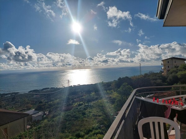 Property grounds - Balcony-Golfo di Gioia-SunsetViews-AuthenticItaly (Joppolo)