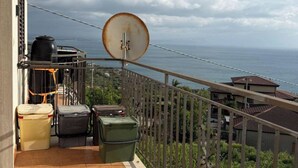 Property grounds - Panoramic Sea view Deluxe Apartment in Joppolo (Joppolo)