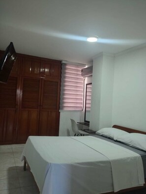 3 bedrooms, WiFi, bed sheets