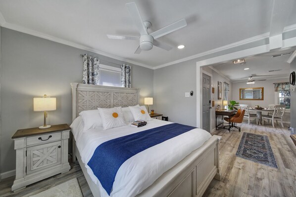 1 bedroom, desk, iron/ironing board, free WiFi - Quaint Studio in the heart of Rock Hill, SC - Near I-77 and sport complexes (Rock Hill)