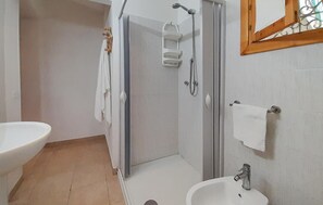 Shower - Lovely apartment in Vieste with WiFi (Vieste)