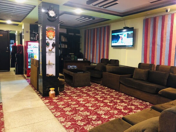 Lobby sitting area - Yeti Cozy Hotel (Kathmandu)