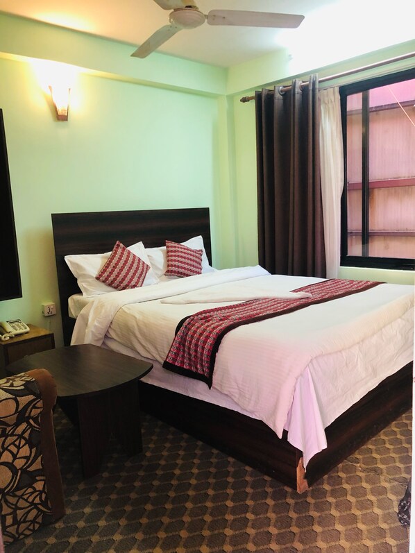 Habitación básica doble | Wifi gratis y ropa de cama 