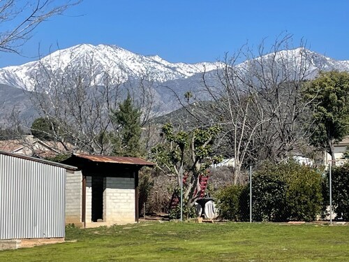 Cozy Cottage near historic uptown Yucaipa CA,