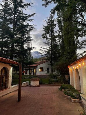Front of property - El Torreón Lodge (Potrerillos)
