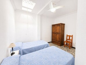 2 bedrooms, bed sheets