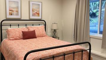 2 slaapkamers, een strijkplank/strijkijzer, reisbedje, gratis wifi