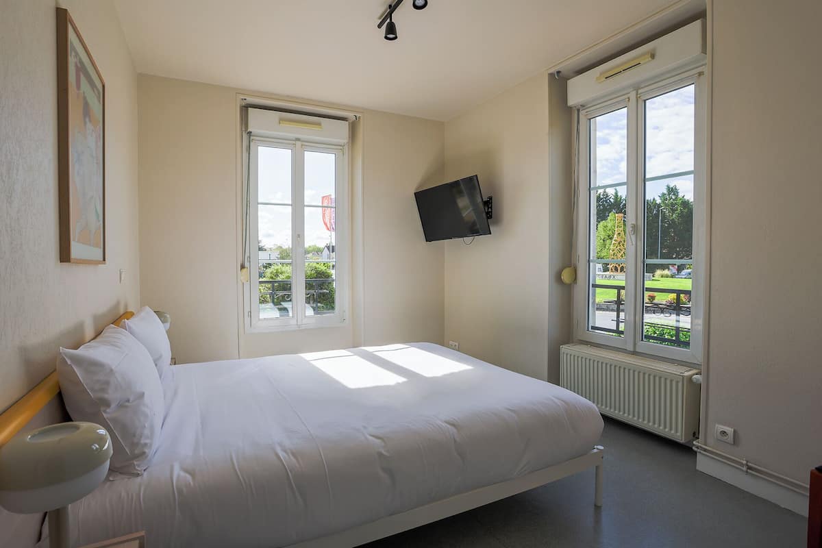 Classic Room | Soundproofing, free WiFi, bed sheets