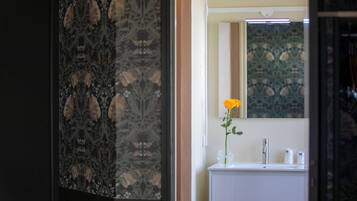 Baignoire, serviettes fournies