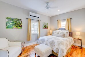 1 bedroom, desk, iron/ironing board, WiFi