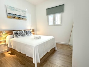 2 makuuhuonetta, silitysrauta/-lauta, internet, vuodevaatteet