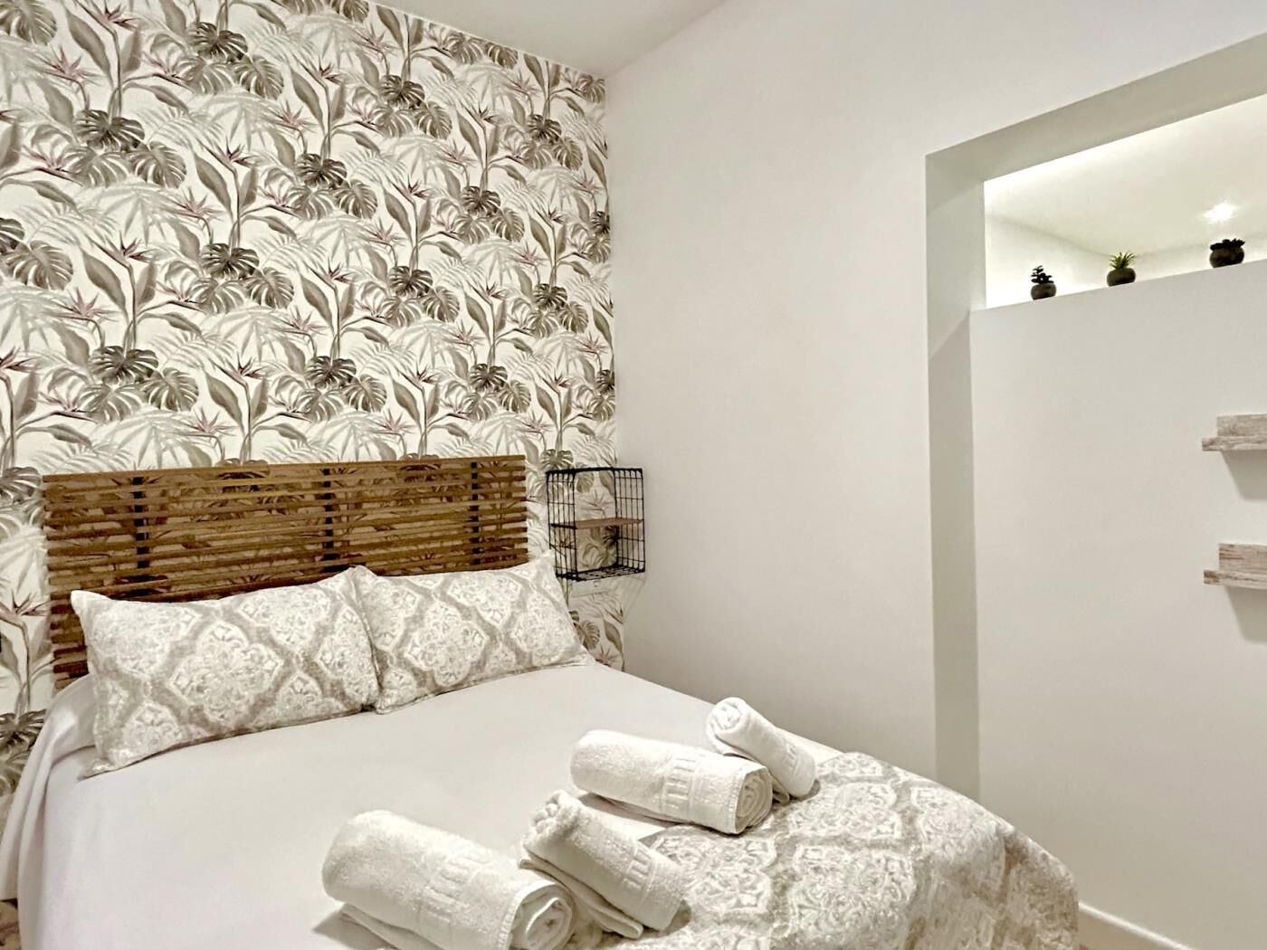 2 dormitorios, tabla de planchar con plancha, Internet y ropa de cama