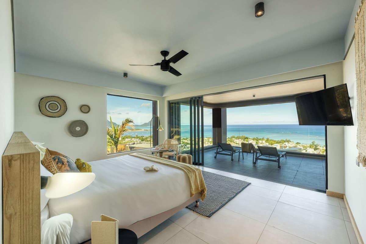 Legend Suite with Oceanview | 3 bedrooms, Egyptian cotton sheets, premium bedding, in-room safe