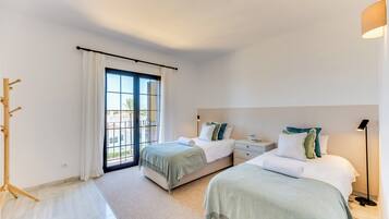 3 chambres, fer et planche Ă repasser, Wi-Fi gratuit, draps fournis