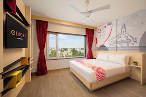 客房内保险箱、办公桌、遮光窗帘、免费 WiFi