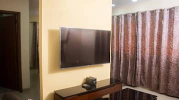 House, 2 Bedrooms, Smoking, Balcony | Room amenity