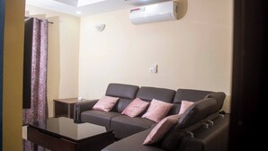 Casa, 2 habitaciones, fumadores, balcón | Zona de estar