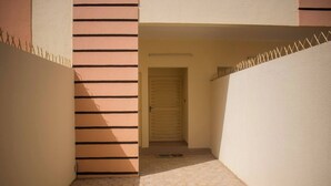 Casa, 2 habitaciones, fumadores, balcón | Entrada al alojamiento
