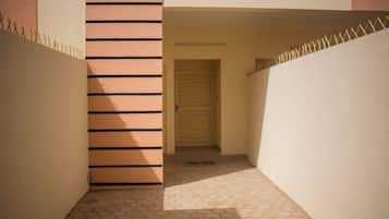 House, 2 Bedrooms, Smoking, Balcony | Property entrance