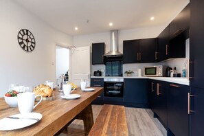 Réfrigérateur, micro-ondes, four, lave-vaisselle