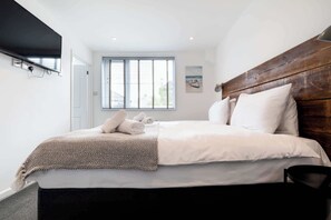 2 bedrooms, iron/ironing board, WiFi, bed sheets - The Nook - Room 7 - Deluxe Twin Room (St Ives)