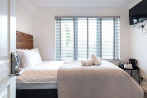1 bedroom, iron/ironing board, free WiFi, bed sheets - The Nook - Room 8 - Deluxe Single Room (St Ives)