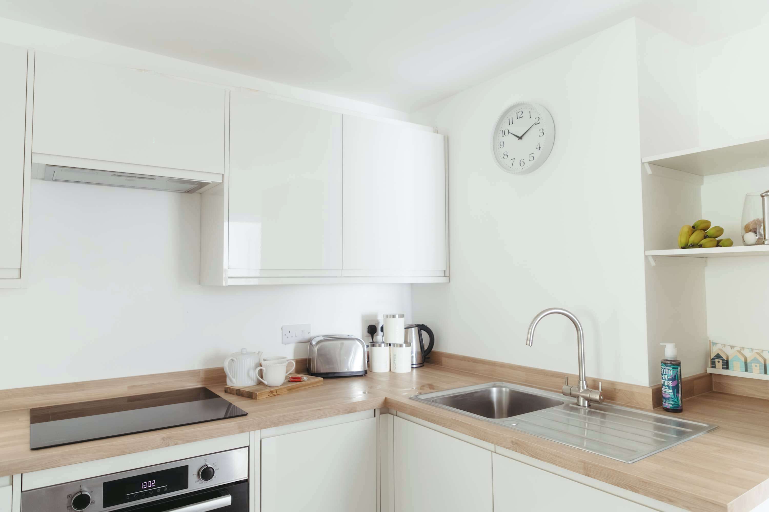 Fridge, oven, toaster, cookware/dishes/utensils