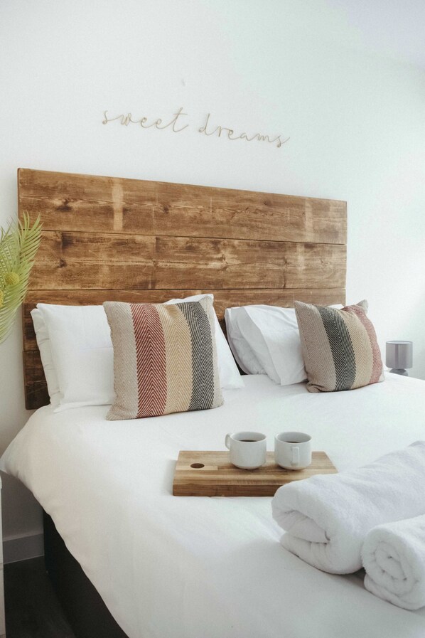 2 bedrooms, iron/ironing board, bed sheets