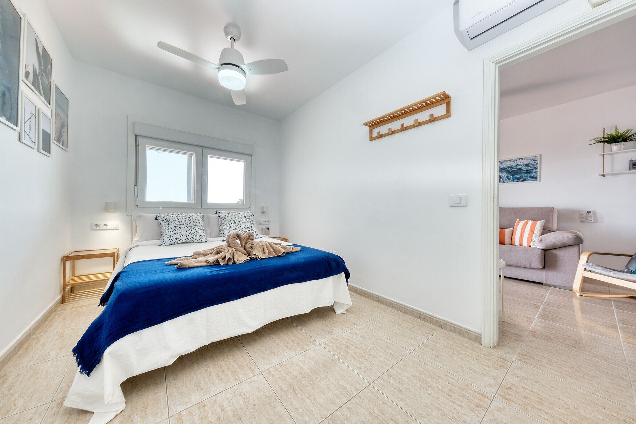 2 chambres, coffres-forts dans les chambres, bureau