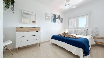 2 slaapkamers, een kluis op de kamer, een bureau