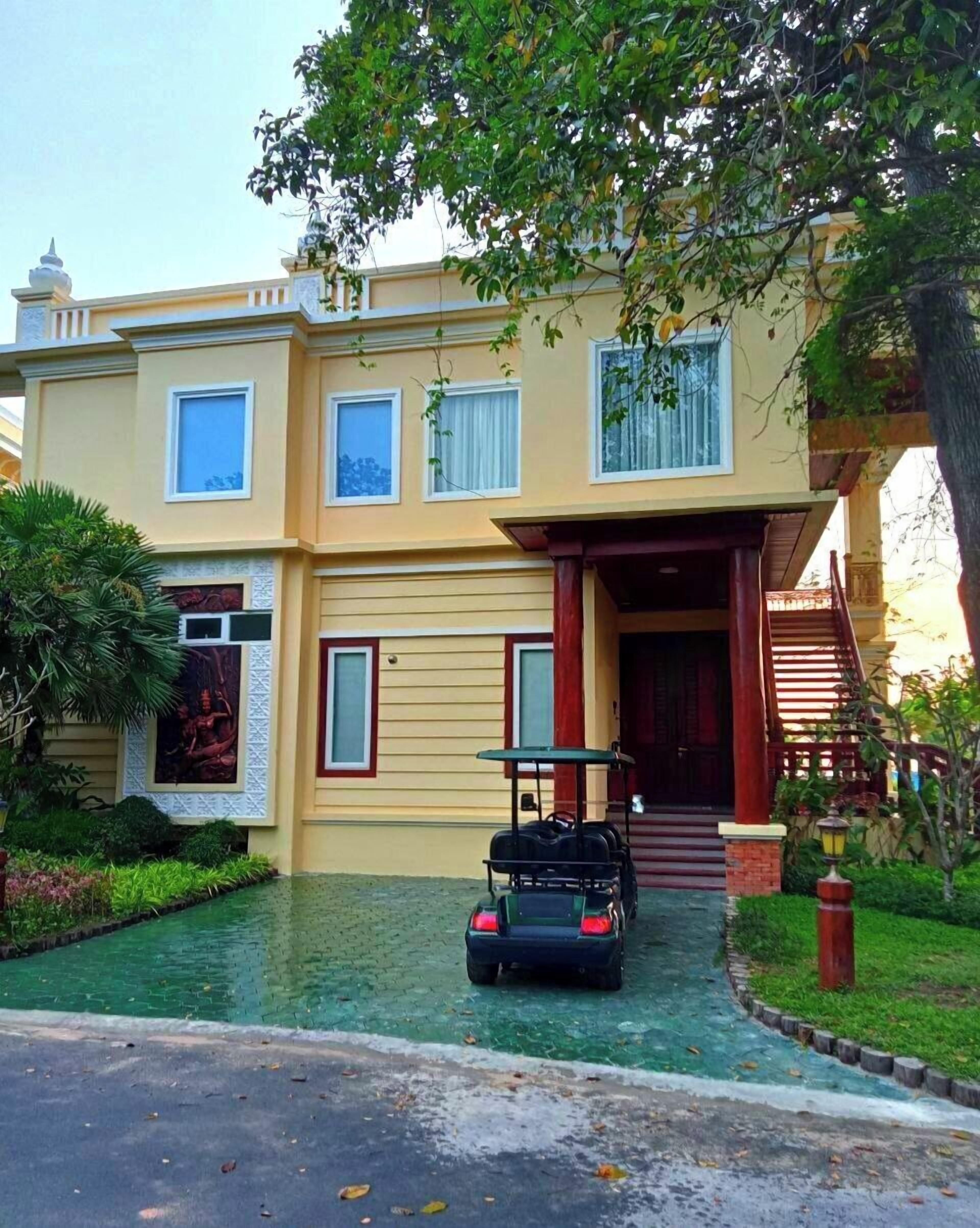 In-room safe, soundproofing, iron/ironing board, free WiFi