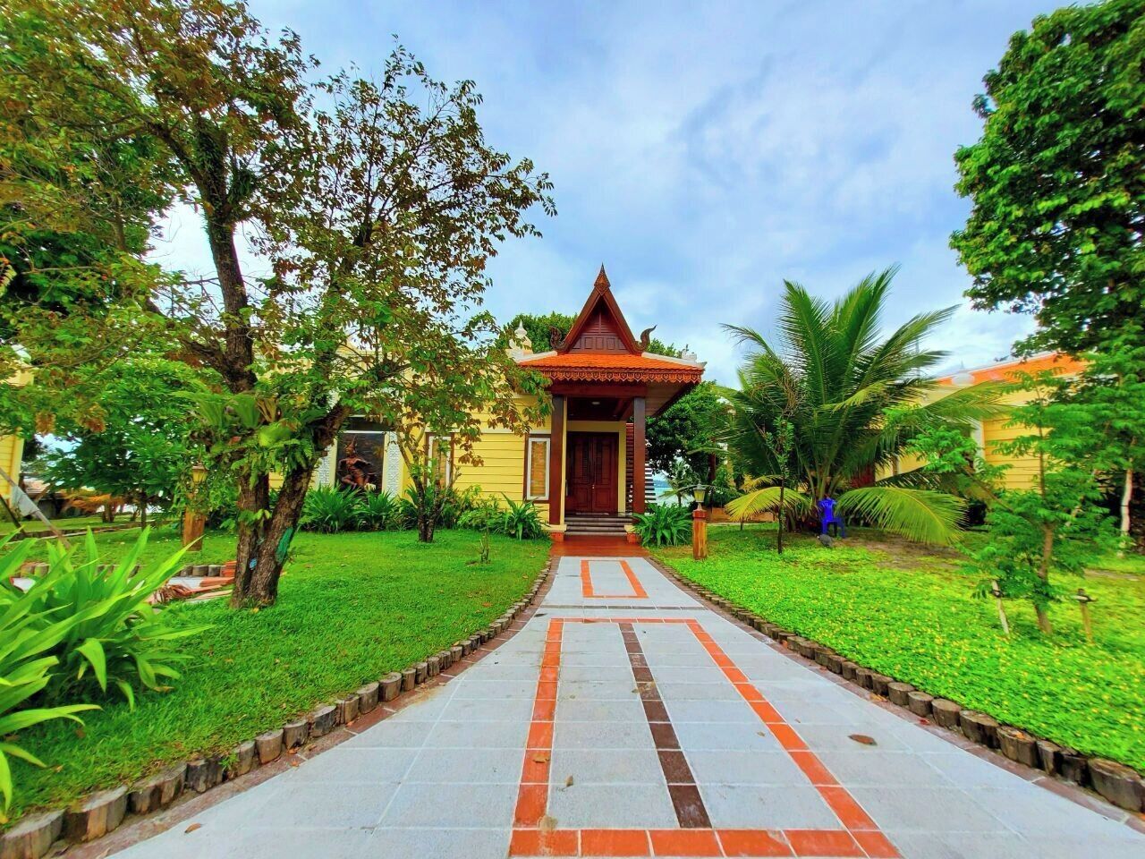 Free toiletries, hair dryer, slippers, towels